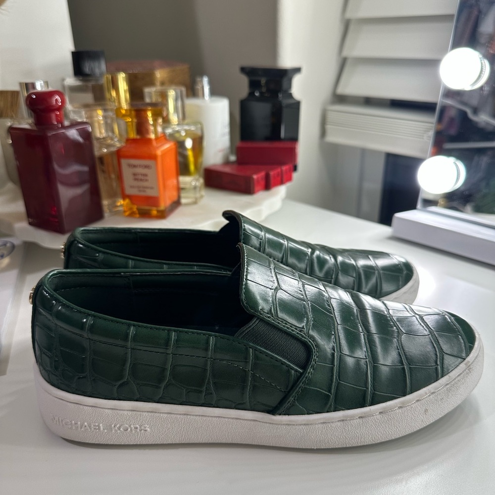 Michael Kors green flats